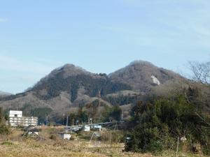 ４月居山